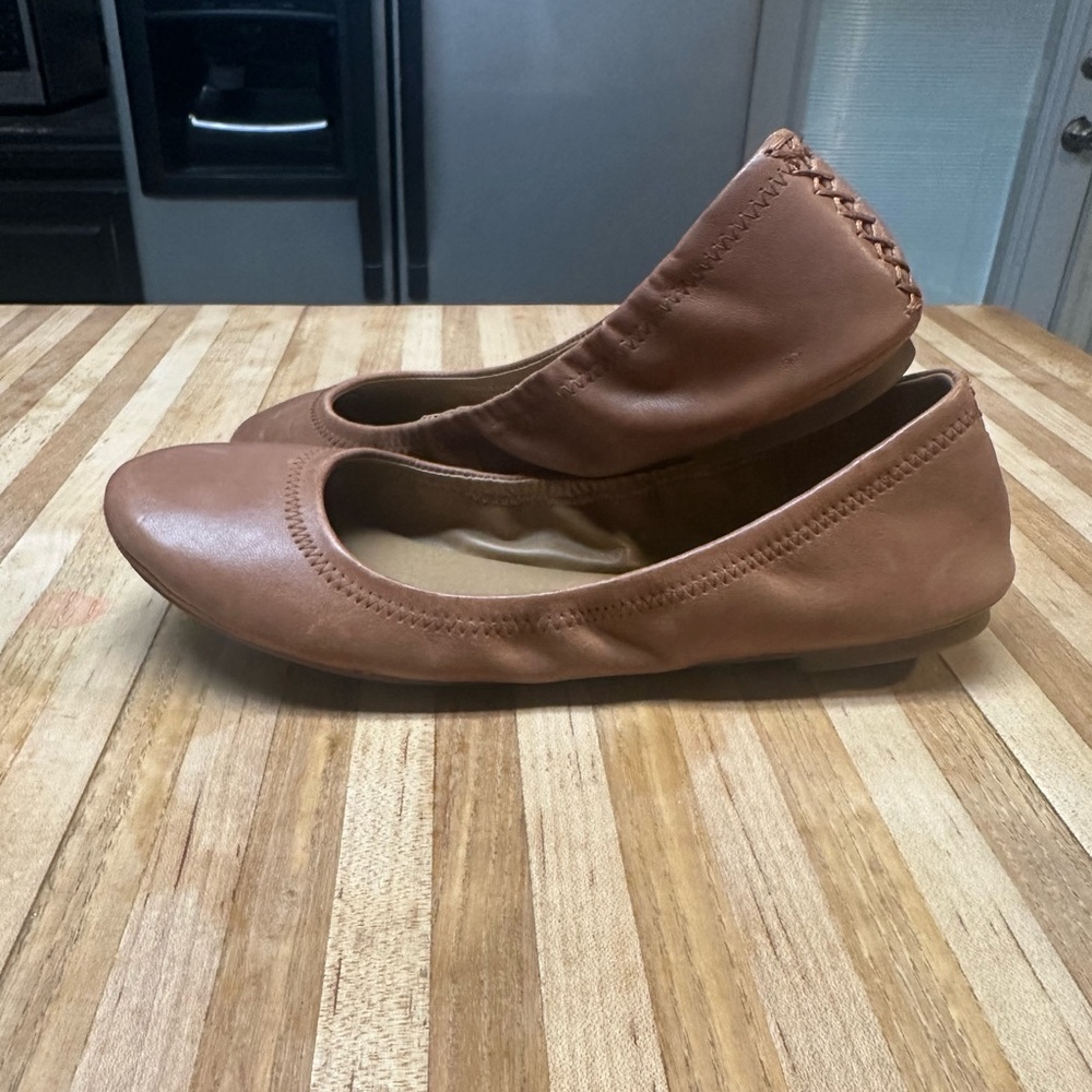 NWT Lucky Brand Tan Flats
